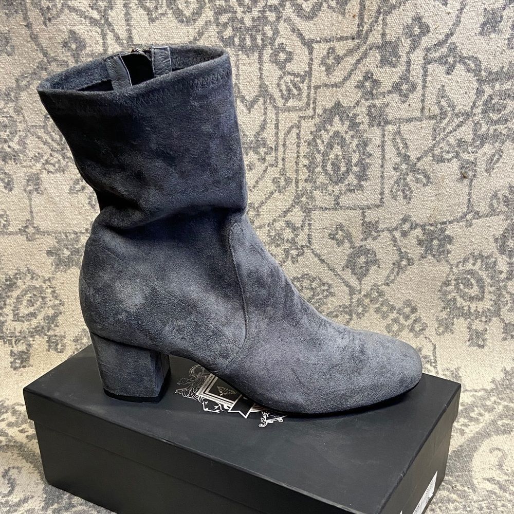 NWT Silent D Gray Suede Booties size 42